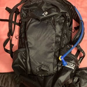 NWOT Black Diamond Nitro 22L backpack w/Camelback